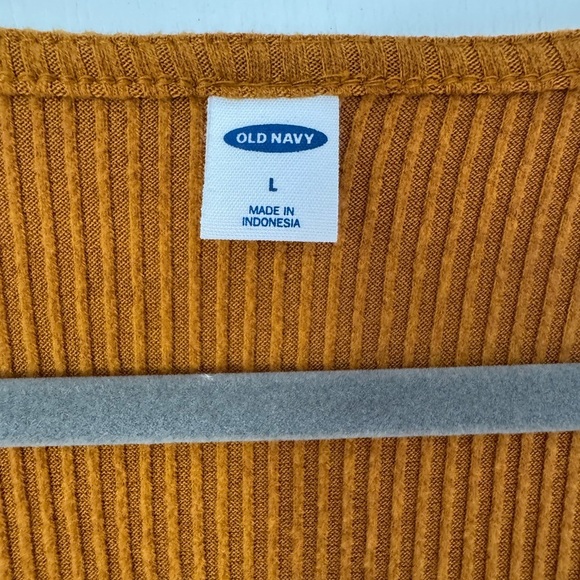 Old Navy Wrap-Front Rib-Knit Top - Picture 4 of 6